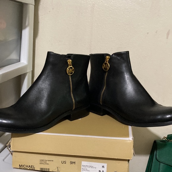 Michael Kors Lainey Flat Bootie Black leather - Picture 3 of 14